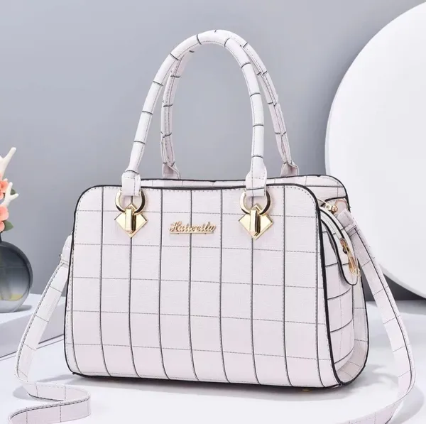White_Faux_Leather_Handbag_For_Women