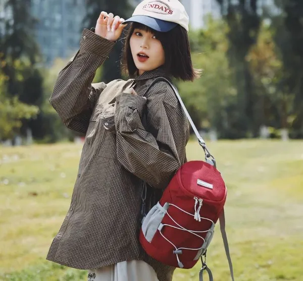 Red_Canvas_Backpack_For_Unisex