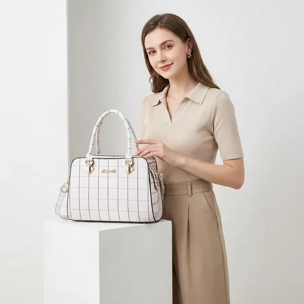 White_Faux_Leather_Handbag_For_Women