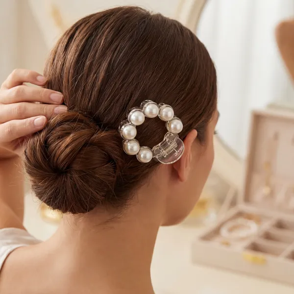 Elegant_Pearl_Cluster_Stud_Earrings