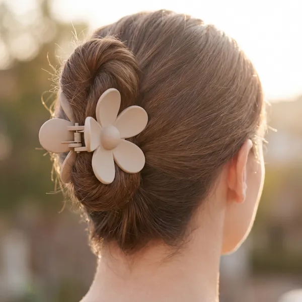 Set_Of_4_Stylish_Hair_Claw_Clips_-_Floral_&_Geometric_Designs