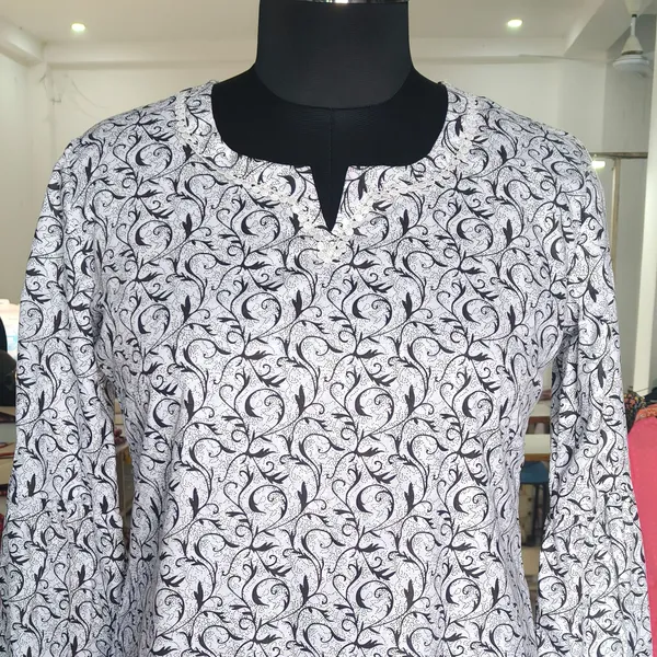 WHO_Women_Floral_Print_Straight_Kurta_(Black,_Grey)