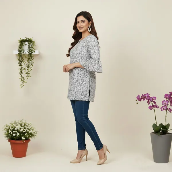 WHO_Women_Floral_Print_Straight_Kurta_(Black,_Grey)