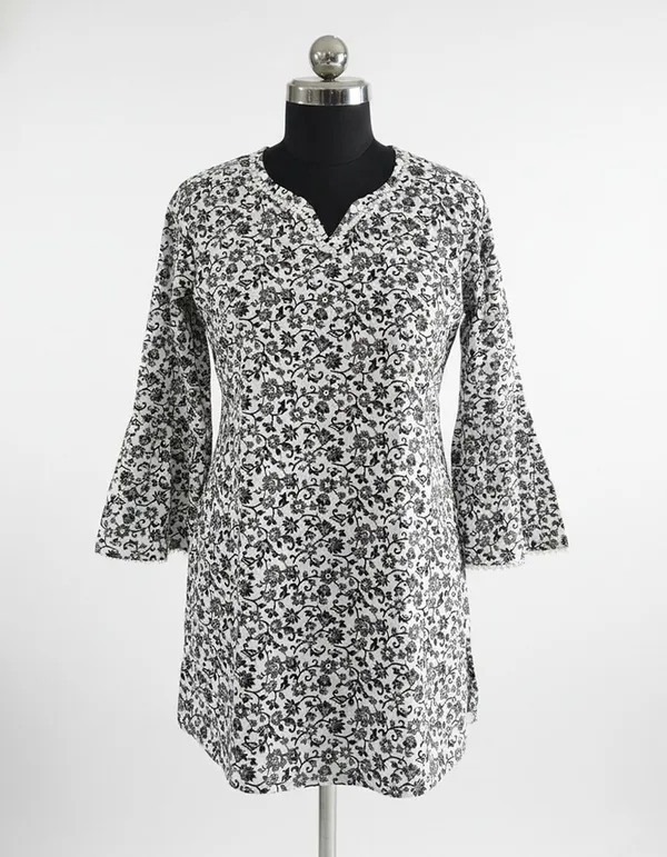 SRB_Corporation_Women_Floral_Print,_Printed_Tunic_Kurta_(Multicolor)