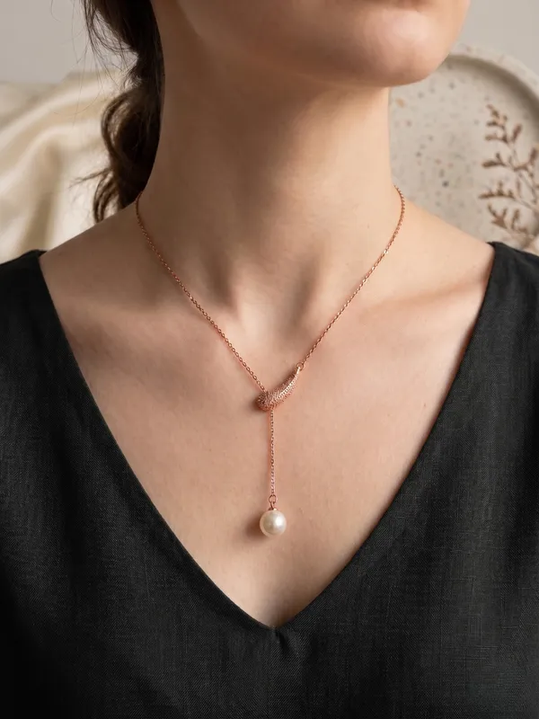 TGO_Elegant_Pearl_Drop_Pendant_Necklace_in_Gold_Tone