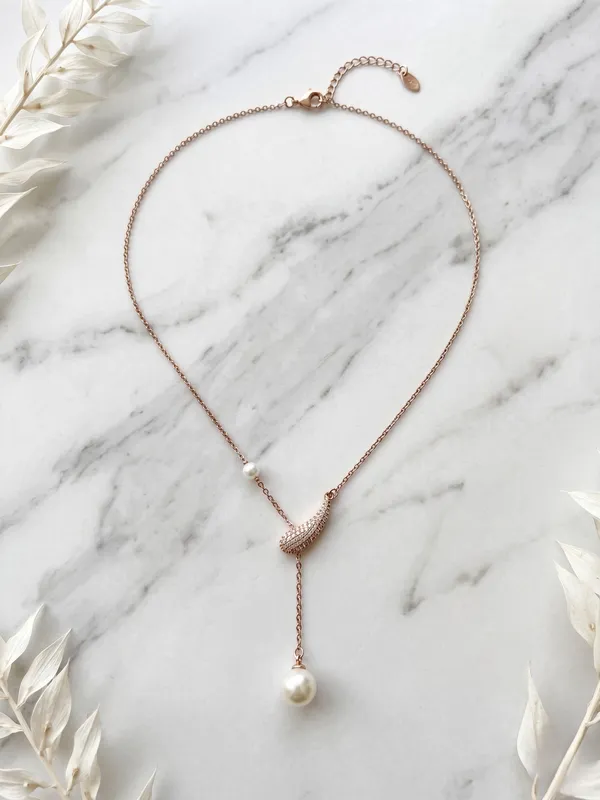 TGO_Elegant_Pearl_Drop_Pendant_Necklace_in_Gold_Tone