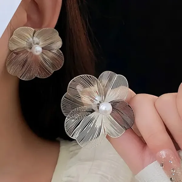 TGO_Silver_Floral_Pearl_Stud_Earrings
