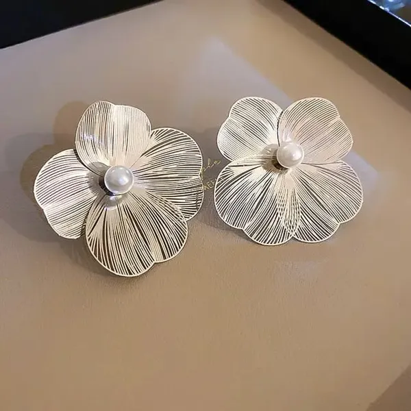 TGO_Silver_Floral_Pearl_Stud_Earrings