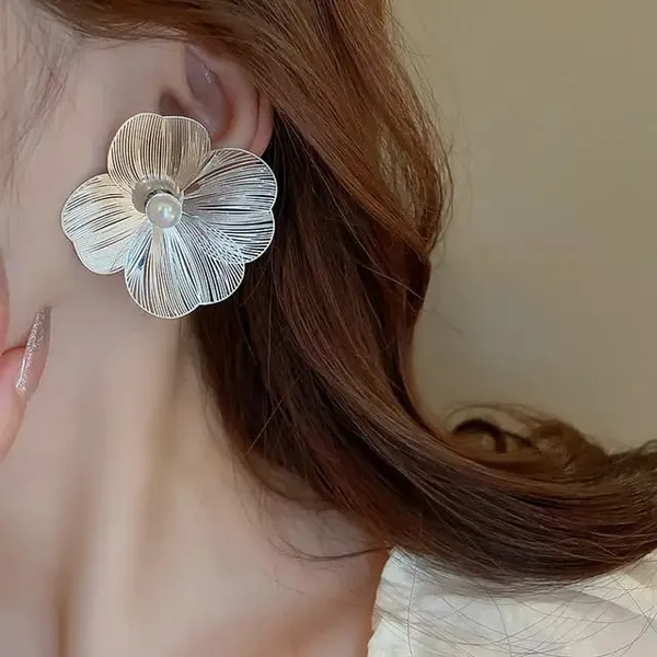 TGO_Silver_Floral_Pearl_Stud_Earrings