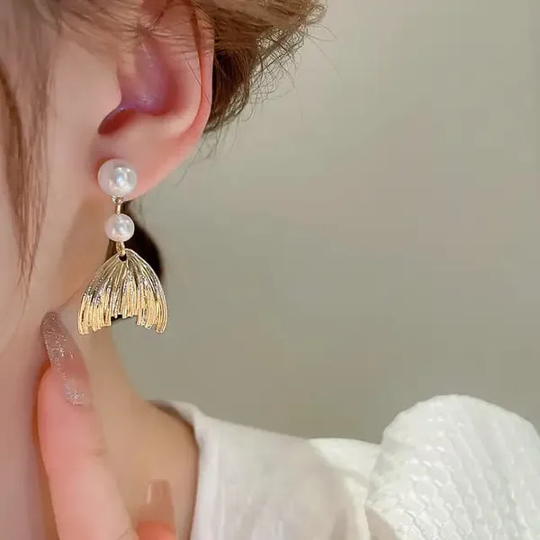 TGO_Elegant_Pearl_Shell_Drop_Earrings