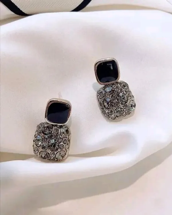 TGO_Elegant_Black_Stone_And_Crystal_Dual_Tone_Drop_Earrings