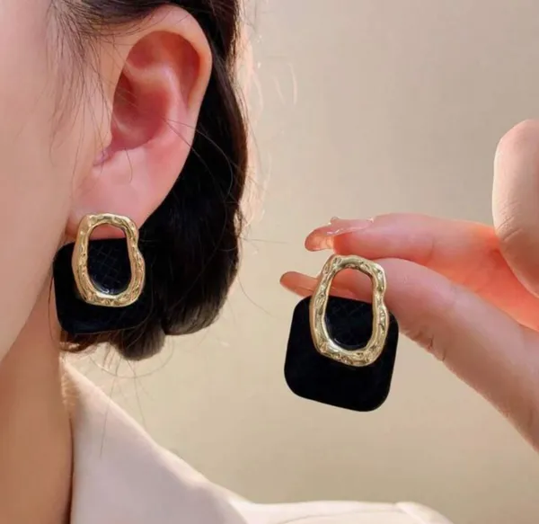 TGO_Chic_Textured_Gold_And_Black_Geometric_Drop_Earrings