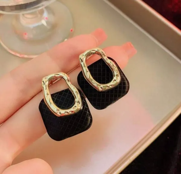TGO_Chic_Textured_Gold_And_Black_Geometric_Drop_Earrings