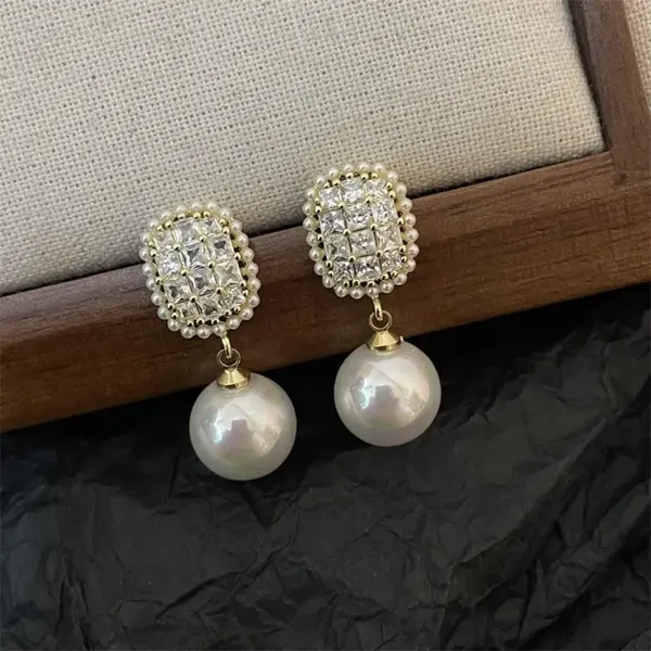TGO_Elegant_Royal_Pearl_Dangle_Earrings