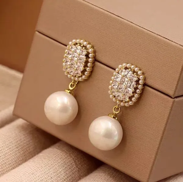 TGO_Elegant_Royal_Pearl_Dangle_Earrings