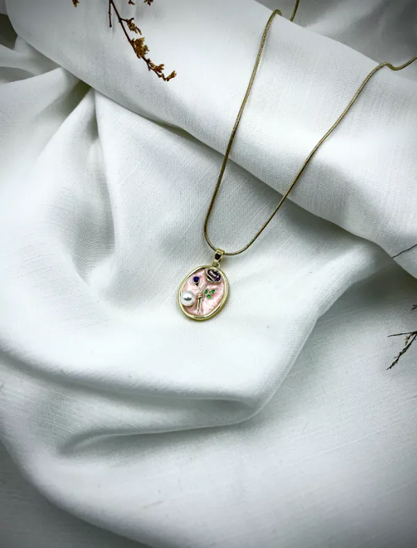 TGO_Elegant_Floral_Pearl_Pendant_Necklace