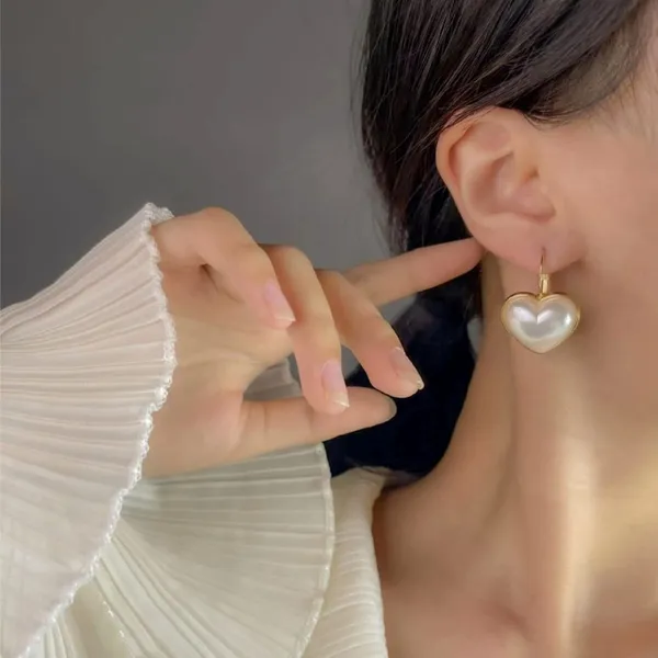 TGO_Elegant_Iridescent_Heart_Drop_Earrings