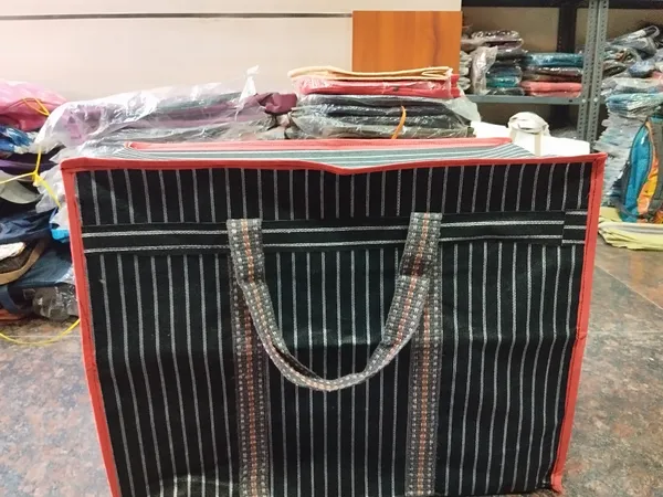 Striped_Storage_Bag_With_Handles_Black_And_White