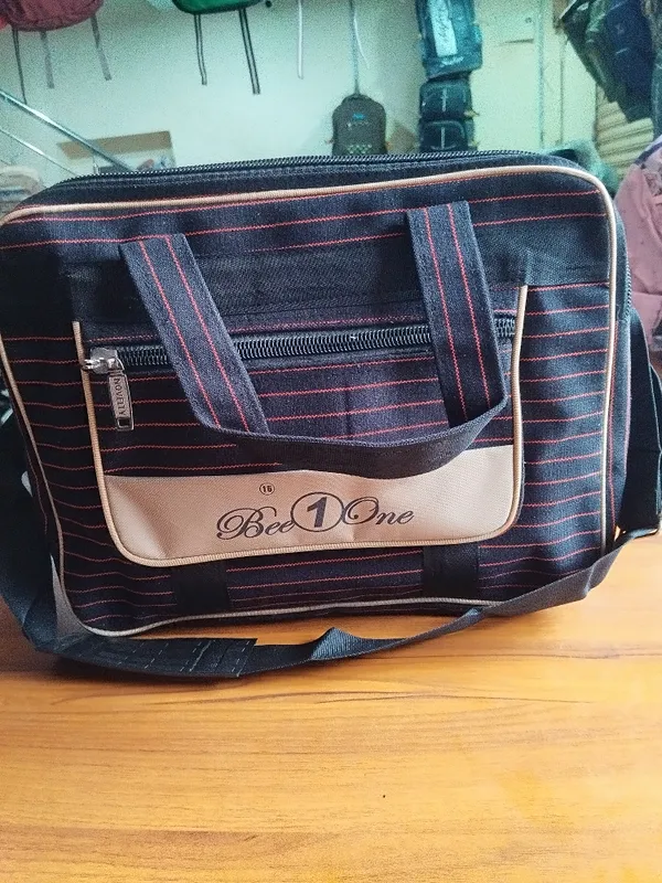 Bestone_Striped_Travel_Duffle_Bag_With_Multiple_Compartments