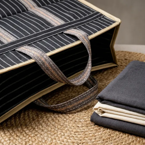 Striped_Foldable_Storage_Bag_With_Handles