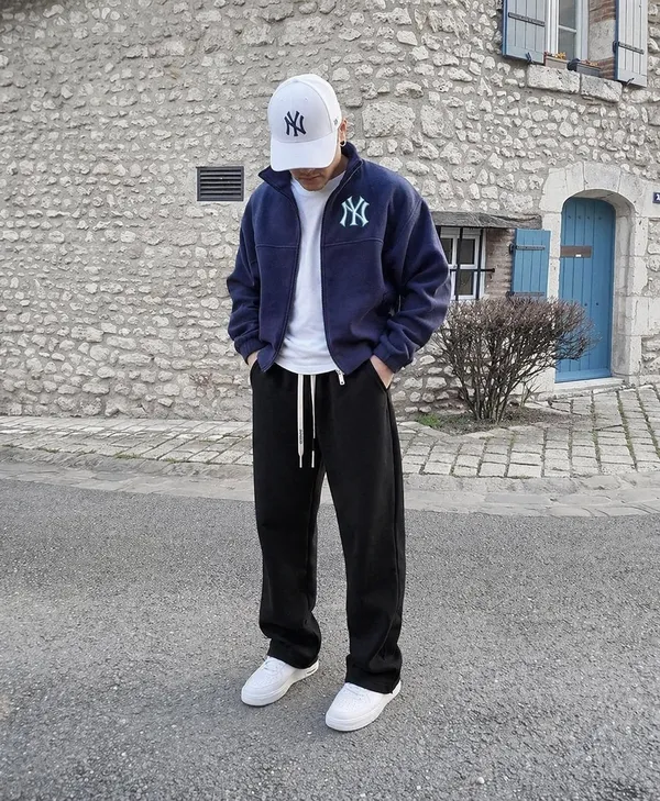 Black_Relaxed_Fit_Jogger_Pants_With_Drawstring