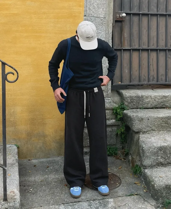 Black_Relaxed_Fit_Jogger_Pants_With_Drawstring