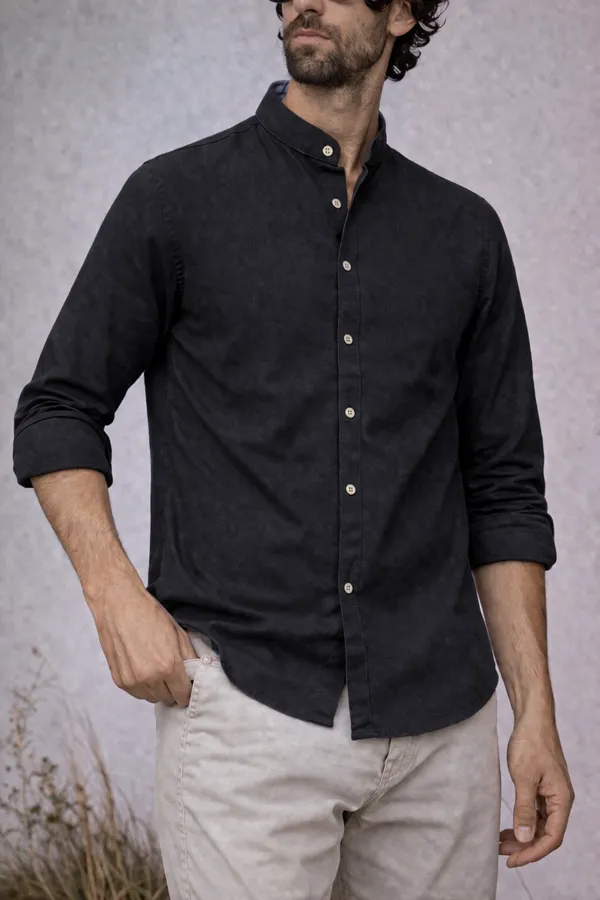 Black_Casual_Button-Down_Shirt_For_Men