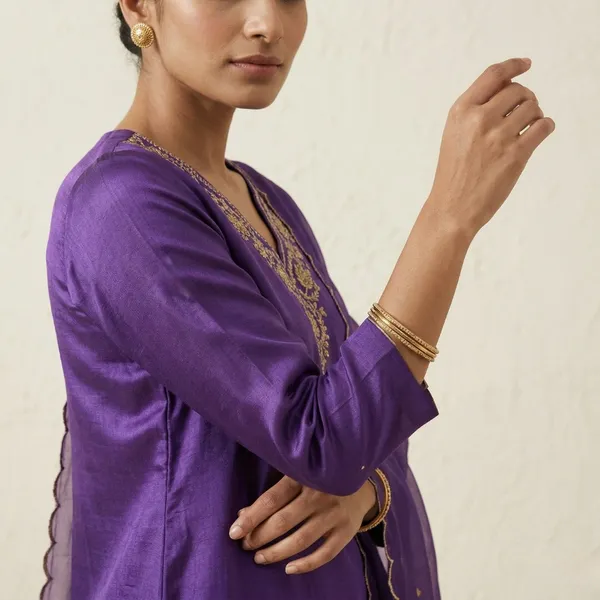 Indulge_In_Luxury_With_This_Pure_Gajji_Silk_Suit