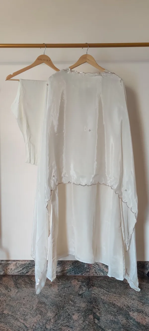 White_Pure_Crape_Suit_Set_For_Women
