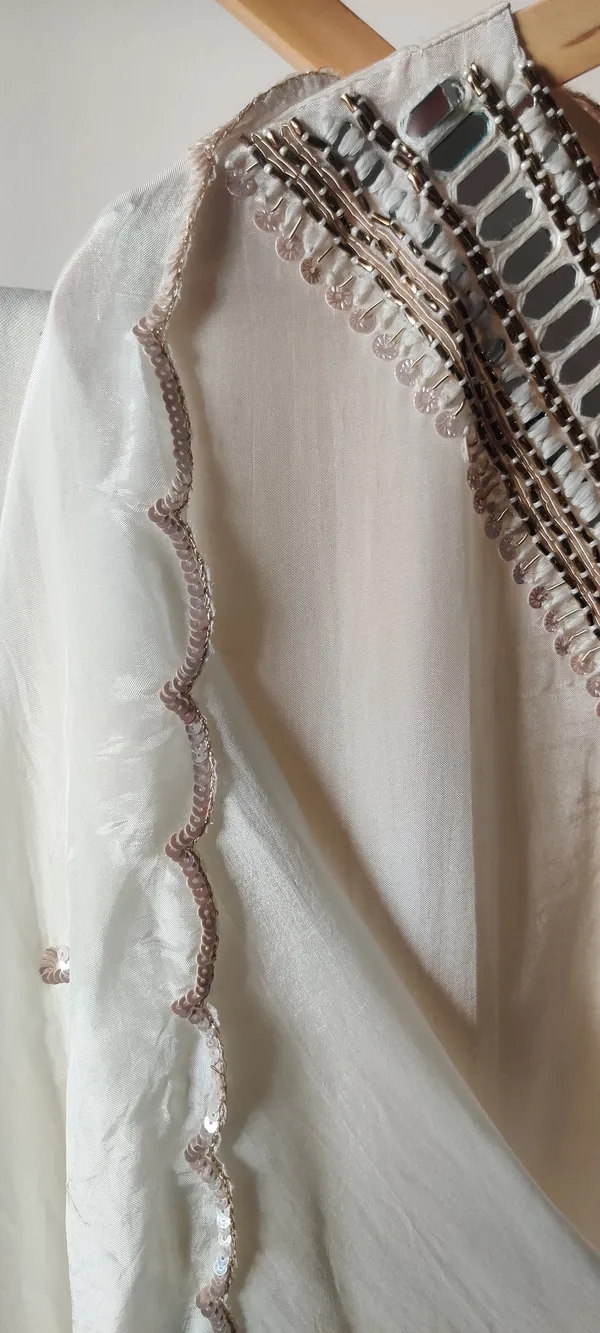 White_Pure_Crape_Suit_Set_For_Women