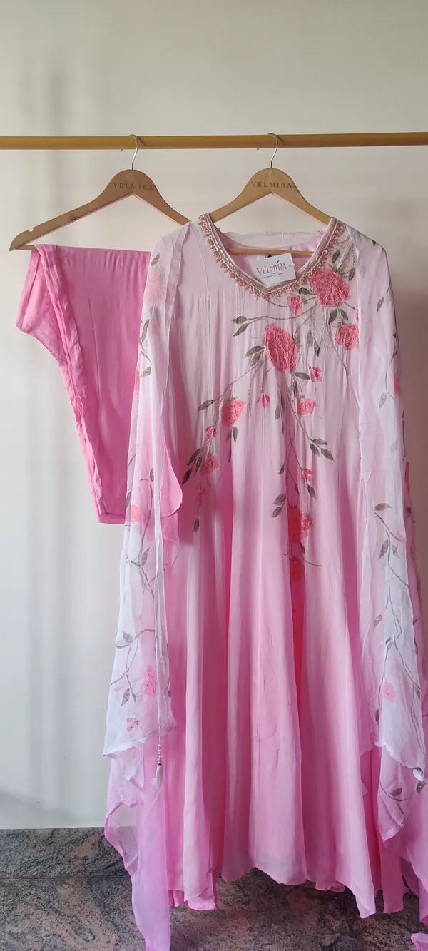 Light_Pink_Pure_Chinon_Hand_Painted_Suit_Set_For_Women