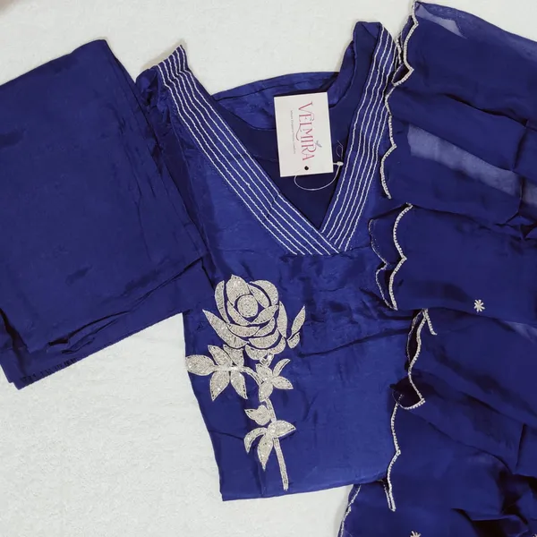 Blue_Pure_Dola_Silk_Suit_Set_For_Women