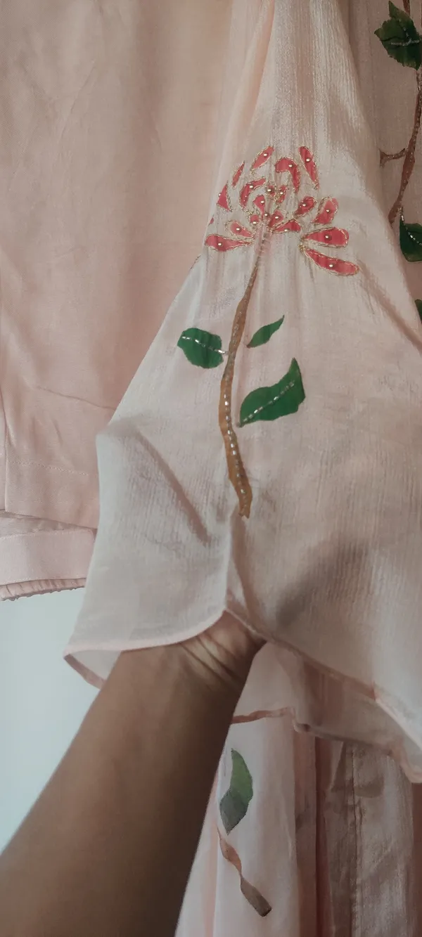 Peach_Pure_Chinon_Hand_Painted_Suit_Set_with_Hand_embroidery_for_Women