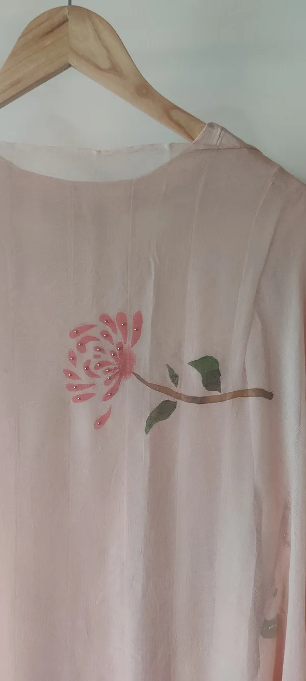 Peach_Pure_Chinon_Hand_Painted_Suit_Set_with_Hand_embroidery_for_Women