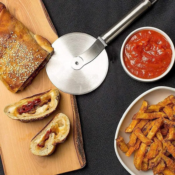 Stainless_Steel_Cheese_Grater_And_Pizza_Cutter_Wheel