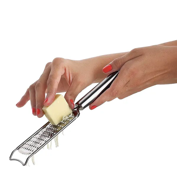 Stainless_Steel_Cheese_Grater_And_Pizza_Cutter_Wheel