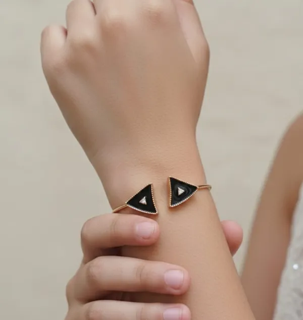 Anti_Tarnish_Stainless_Steel_Triangle_Bracelet_For_Kids