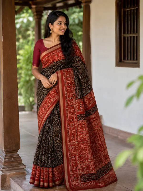 Black_&_Rust_Traditional_Printed_Saree