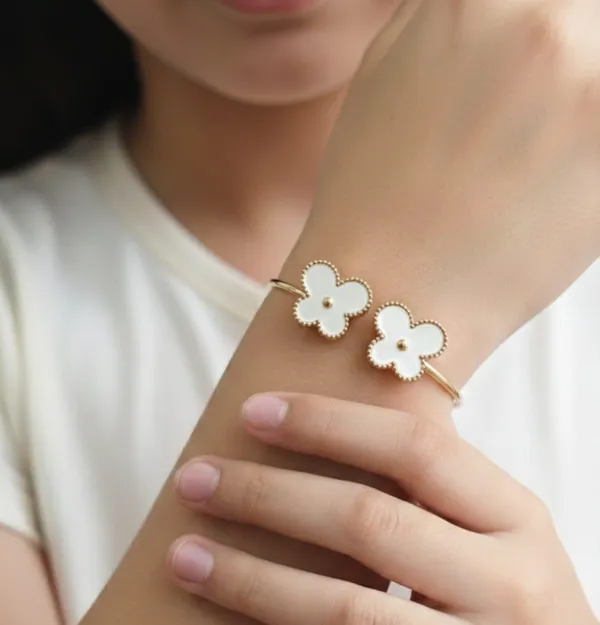 Anti_Tarnish_Stainless_Steel_Gold_And_White_Clover_Flower_Bracelet_For_Kids