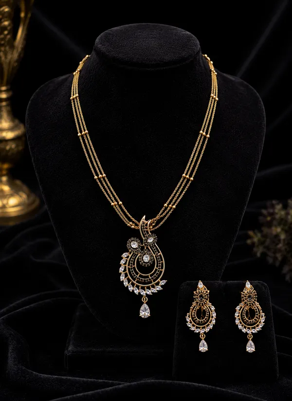 Celestial_Noir_AD_Pendant_Necklace_Set