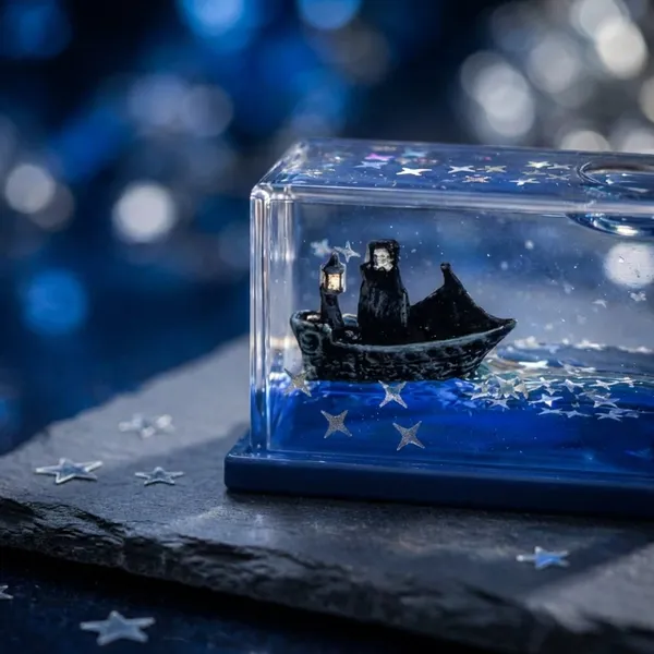 Starry_Night_Sailing_Ship_Decorative_Display_Box