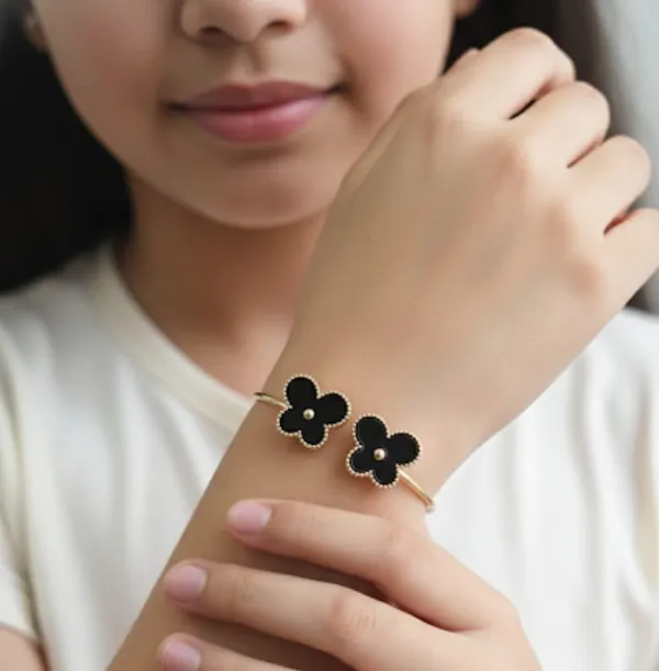 Gold_And_Black_Clover_Anti-Tarnish_Stainless_Steel_Bracelet_For_Kids