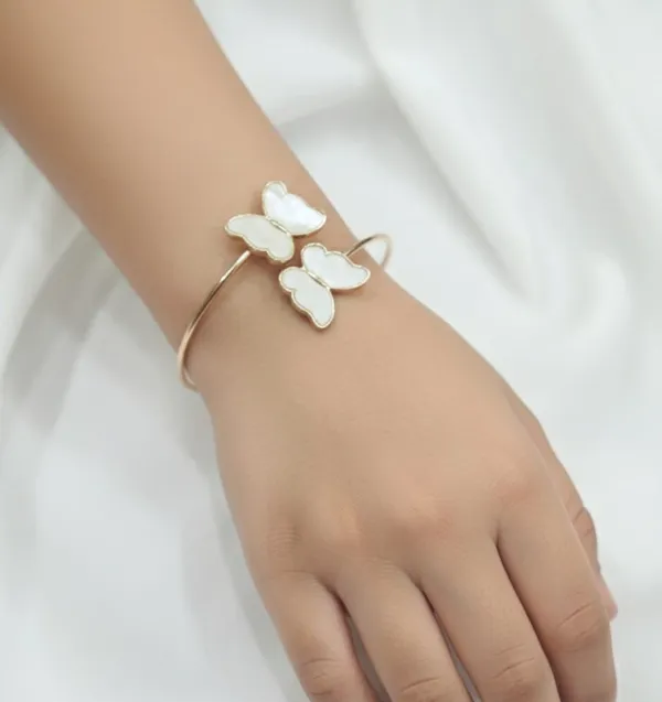 Elegant_Gold_And_White_Butterfly_Bracelet