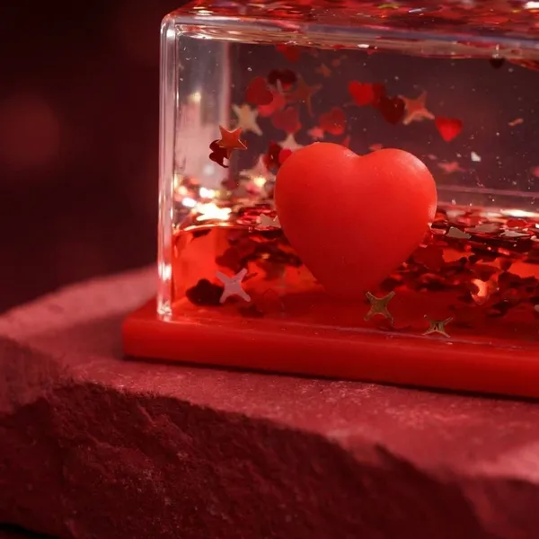 Frozen_Heart_In_Glass_Block_-_Decorative_Resin_Art_Piece