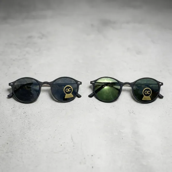 Stylish_Black_Sunglasses_With_Gold_Logo_-_2_Pack
