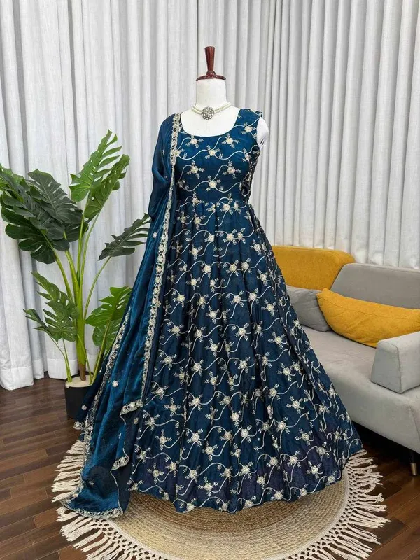Blue_Fendy_Silk_Elegant_Ethnic_Festivals_Gown_For_Women