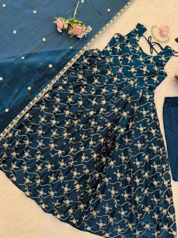 Blue_Fendy_Silk_Elegant_Ethnic_Festivals_Gown_For_Women