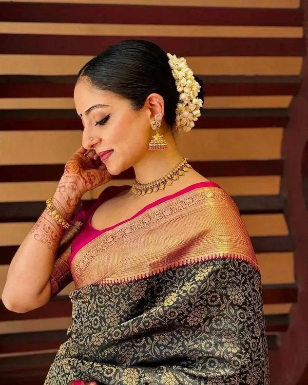 Green_Lichi_Silk_Beautiful_Designed_Grace_Saree_For_Women