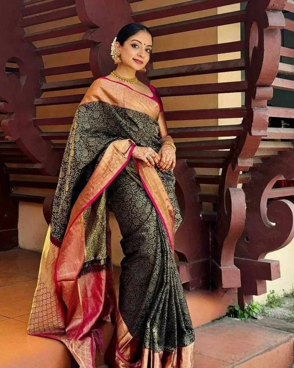 Green_Lichi_Silk_Beautiful_Designed_Grace_Saree_For_Women