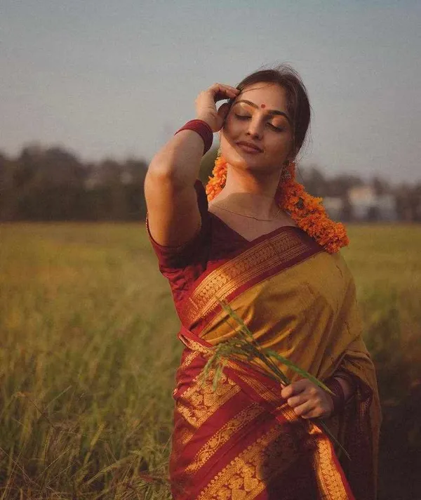 Mustard_Lichi_Silk_Red_Crafted_Modern_Elegance_Saree_For_Women
